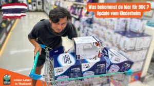 Dan mit Einkaufswagen